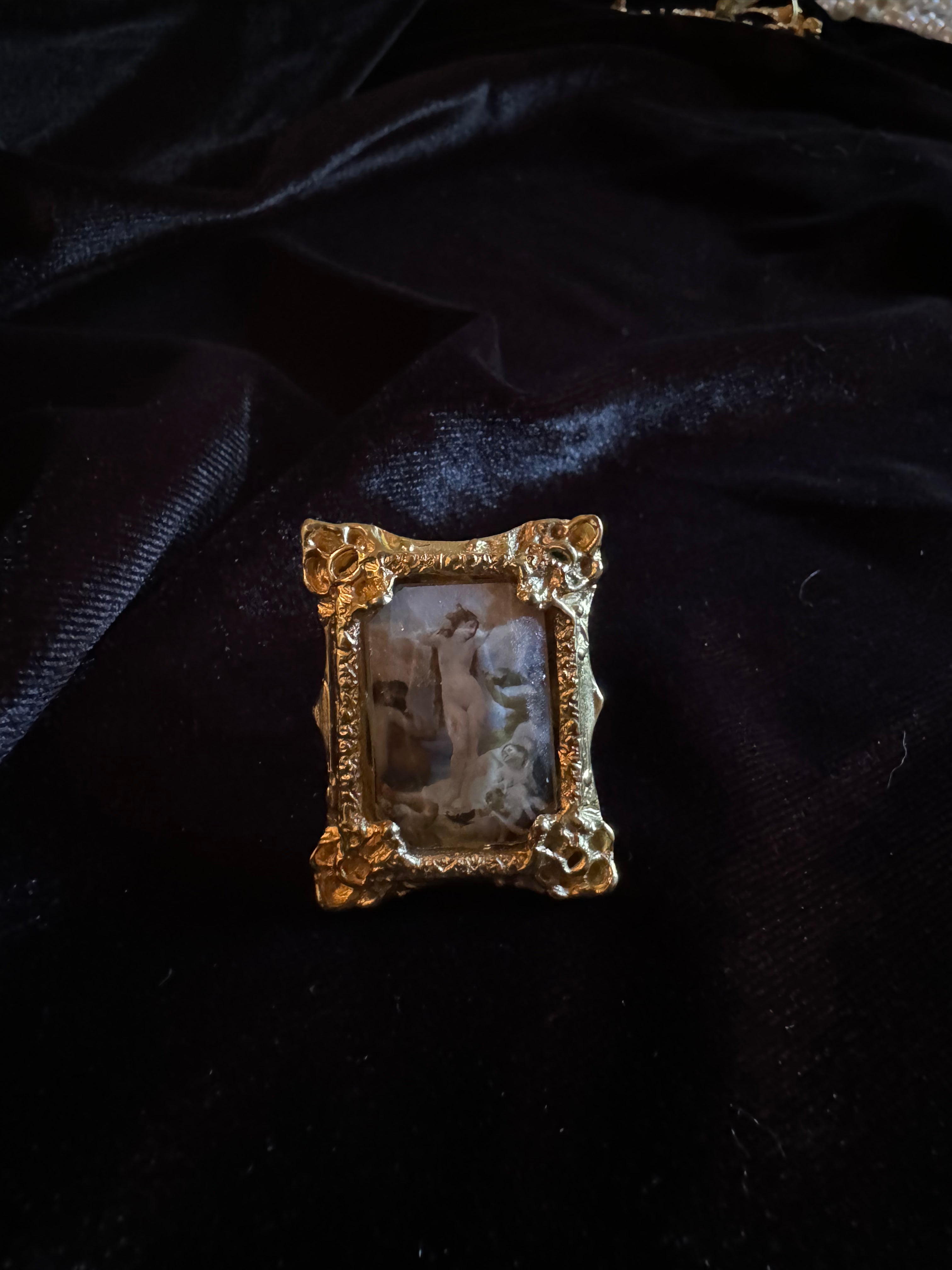 Large Baroque Venus Frame Ring